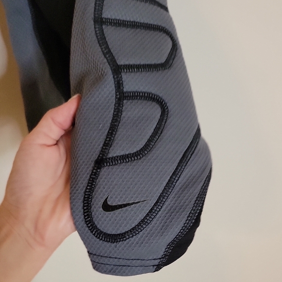 Nike PRO Combat Black and Gray Sliding Short - Picture 3 of 4